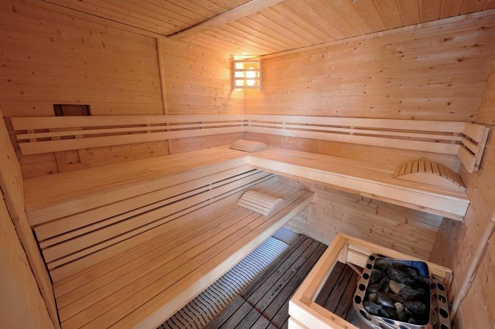 Ker Gana Sauna -jacuzzi Plourin  Bagian luar foto